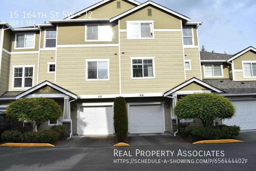 Townhouse for rent at 15 164th St SW #J2, Bothell, WA 98012