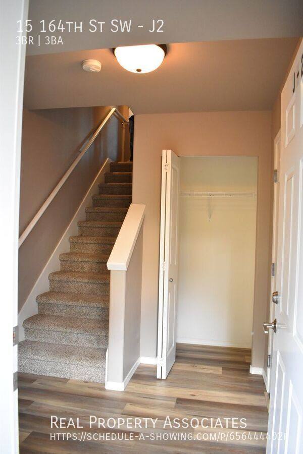 Townhouse for rent at 15 164th St SW #J2, Bothell, WA 98012