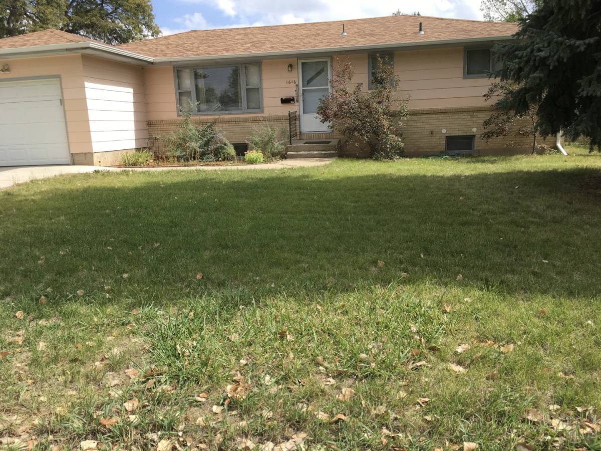 House for rent at 1616 James Dr, Loveland, CO 80538