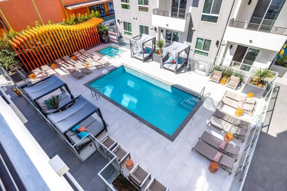 Apartment for rent at 7401 Lankershim Blvd, North Hollywood, CA 91605