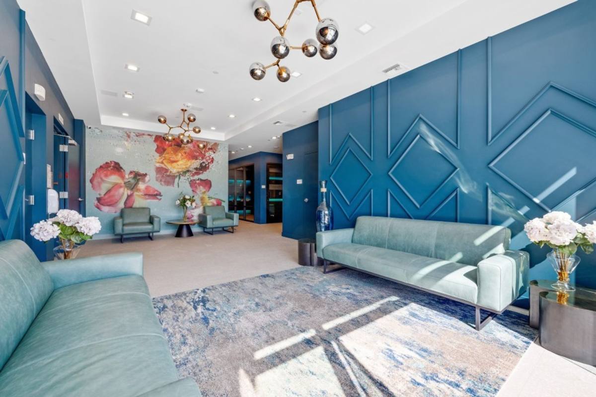 Apartment for rent at 7401 Lankershim Blvd, North Hollywood, CA 91605