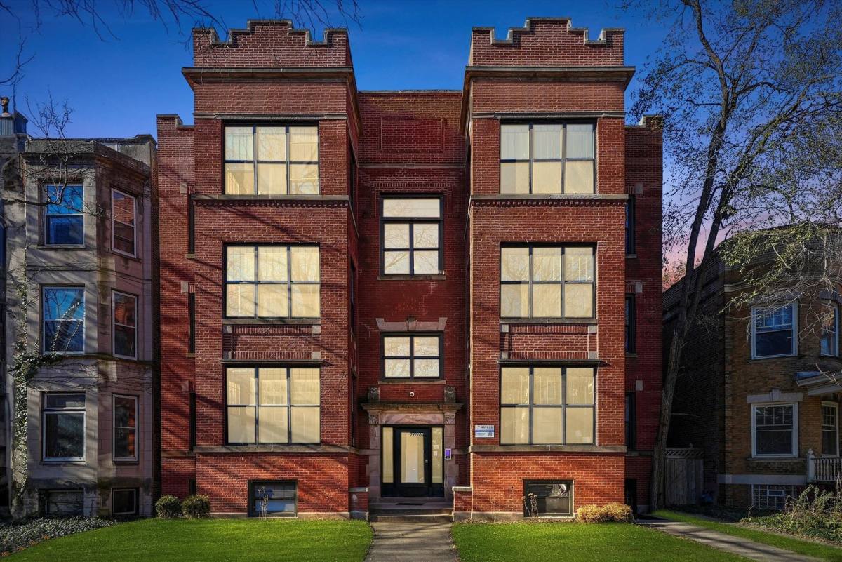 Apartment for rent at 5422 S University Ave #1N, Chicago, IL 60615