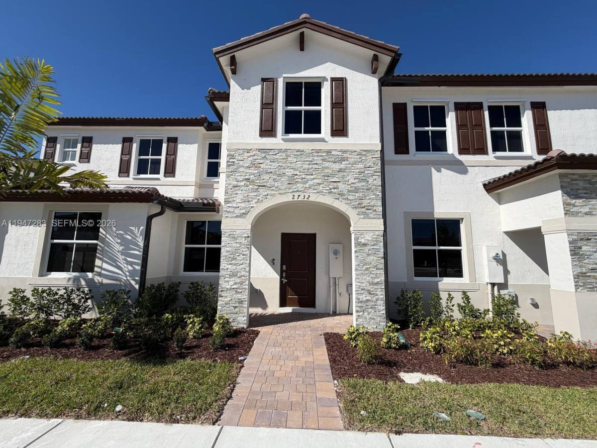 Townhouse for rent at 2732 SE 26th Ave, Homestead, FL 33035