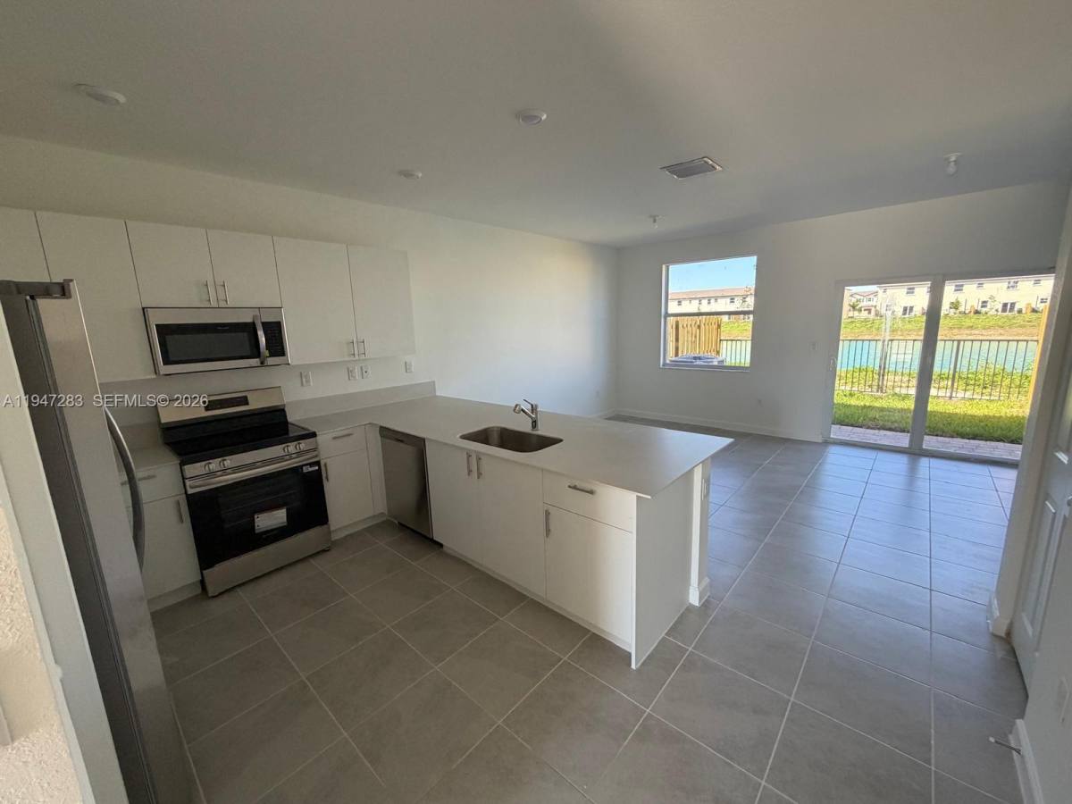 Townhouse for rent at 2732 SE 26th Ave, Homestead, FL 33035