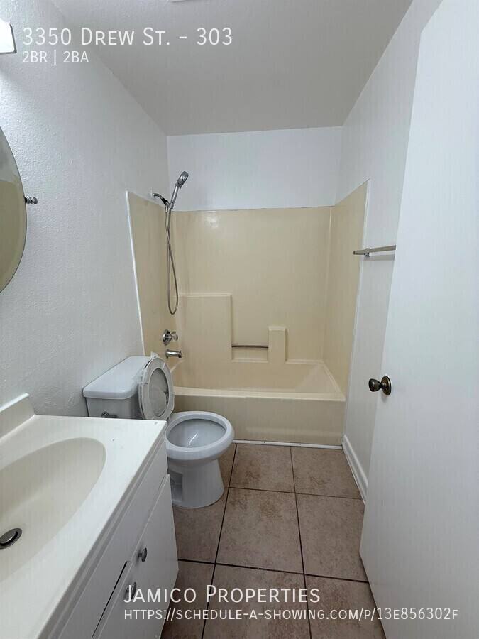 Apartment for rent at 3350 Drew St #303, Los Angeles, CA 90065