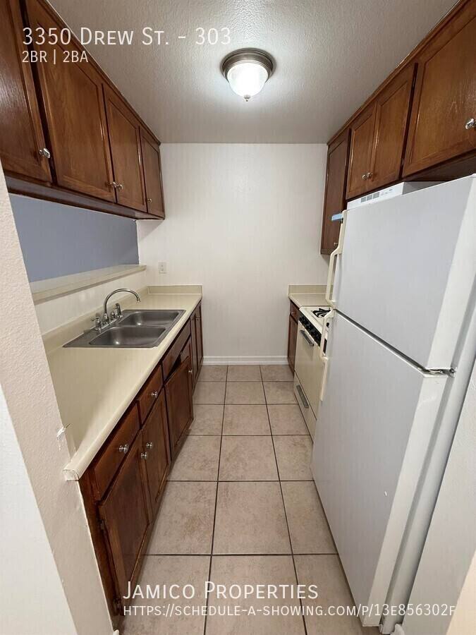 Apartment for rent at 3350 Drew St #303, Los Angeles, CA 90065