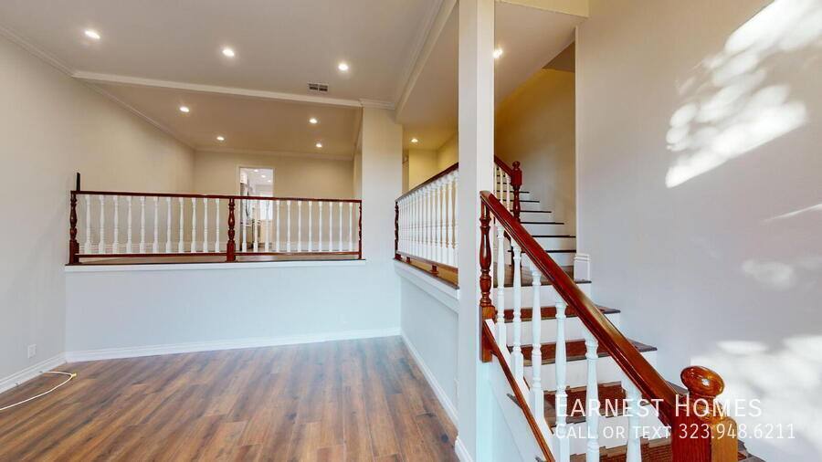 Townhouse for rent at 14309 Hartsook St, Sherman Oaks, CA 91423