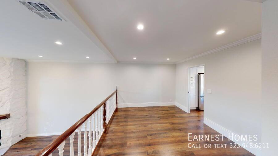 Townhouse for rent at 14309 Hartsook St, Sherman Oaks, CA 91423