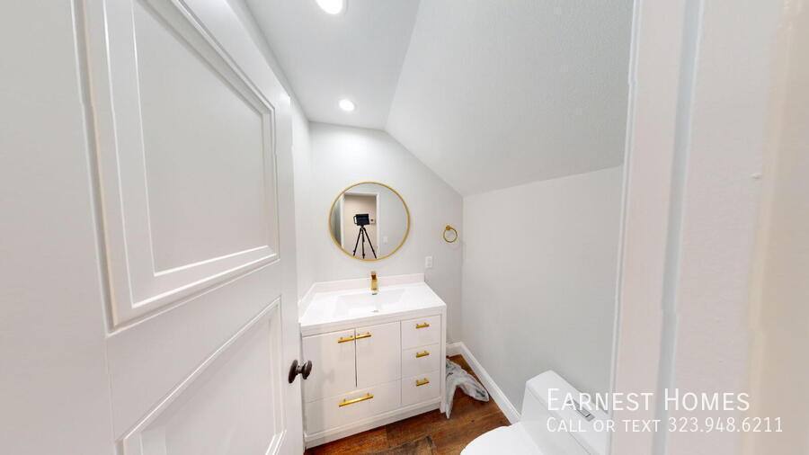 Townhouse for rent at 14309 Hartsook St, Sherman Oaks, CA 91423