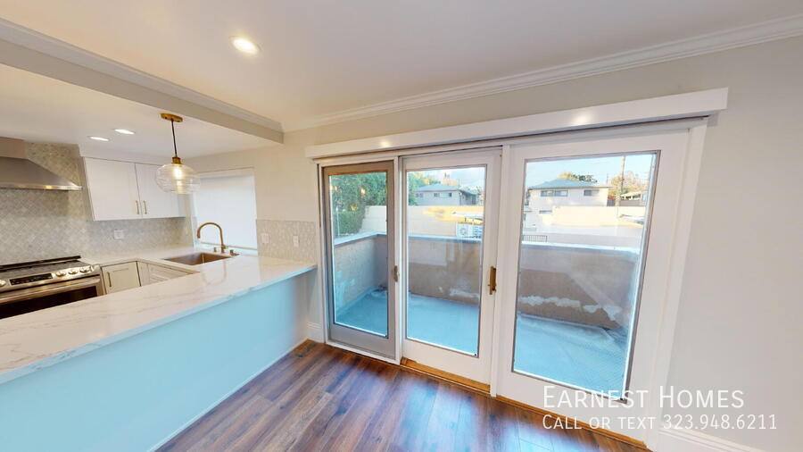 Townhouse for rent at 14309 Hartsook St, Sherman Oaks, CA 91423