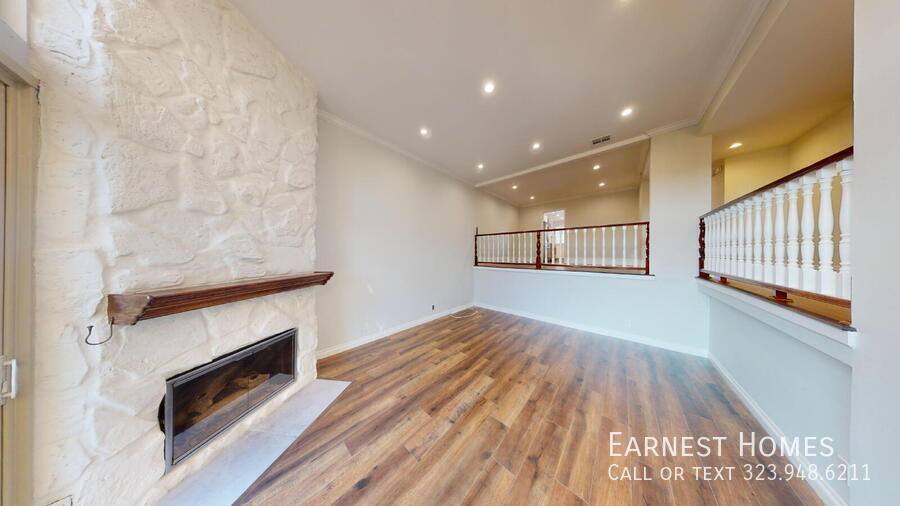 Townhouse for rent at 14309 Hartsook St, Sherman Oaks, CA 91423
