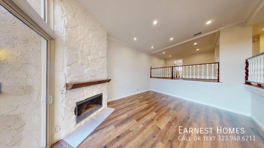 Townhouse for rent at 14309 Hartsook St, Sherman Oaks, CA 91423