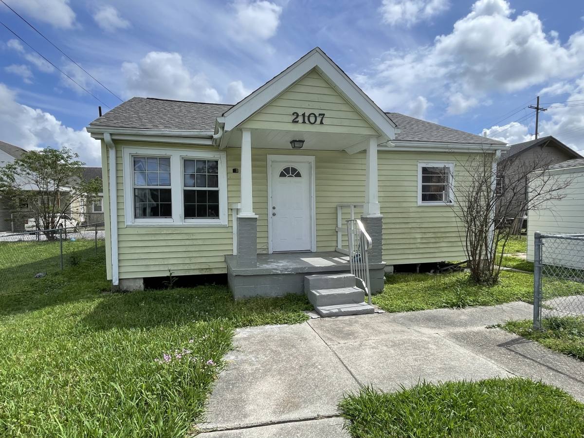 Apartment for rent at 2107 Montesquieu St, Chalmette, LA 70043