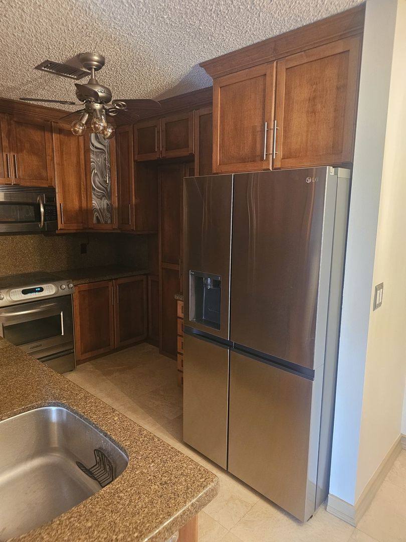 Condo for rent at 649 W Oakland Park Blvd, Fort Lauderdale, FL 33311
