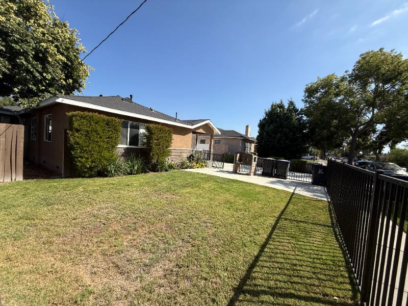 Apartment for rent at 1925 S Orange Ave, Santa Ana, CA 92707