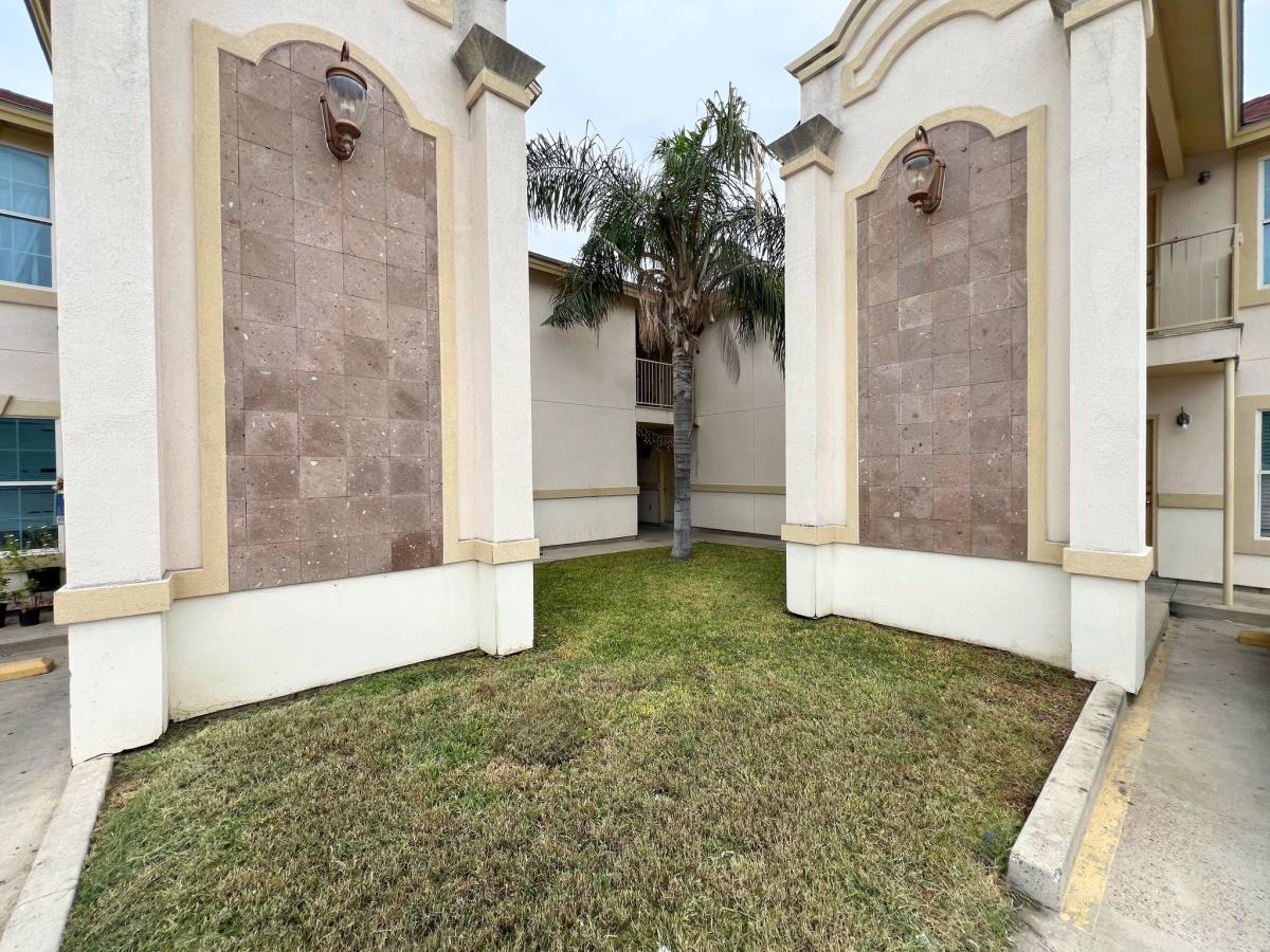 Apartment for rent at 3208 Gustavus St, Laredo, TX 78043