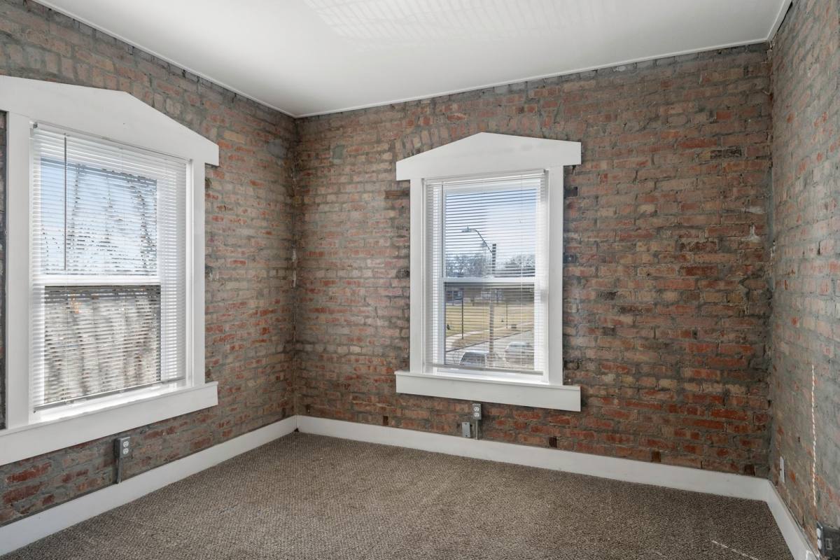 Apartment for rent at 1018-1020 Prospect Ave, Kansas City, MO 64127