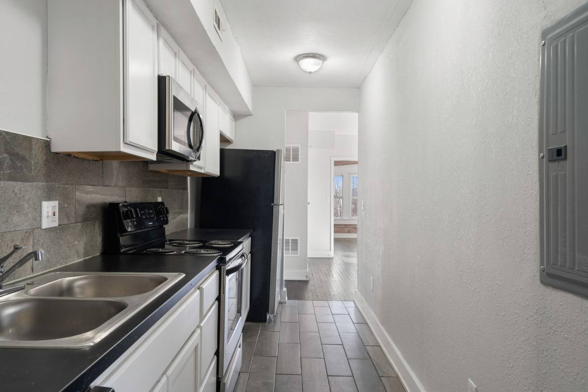 Apartment for rent at 1018-1020 Prospect Ave, Kansas City, MO 64127