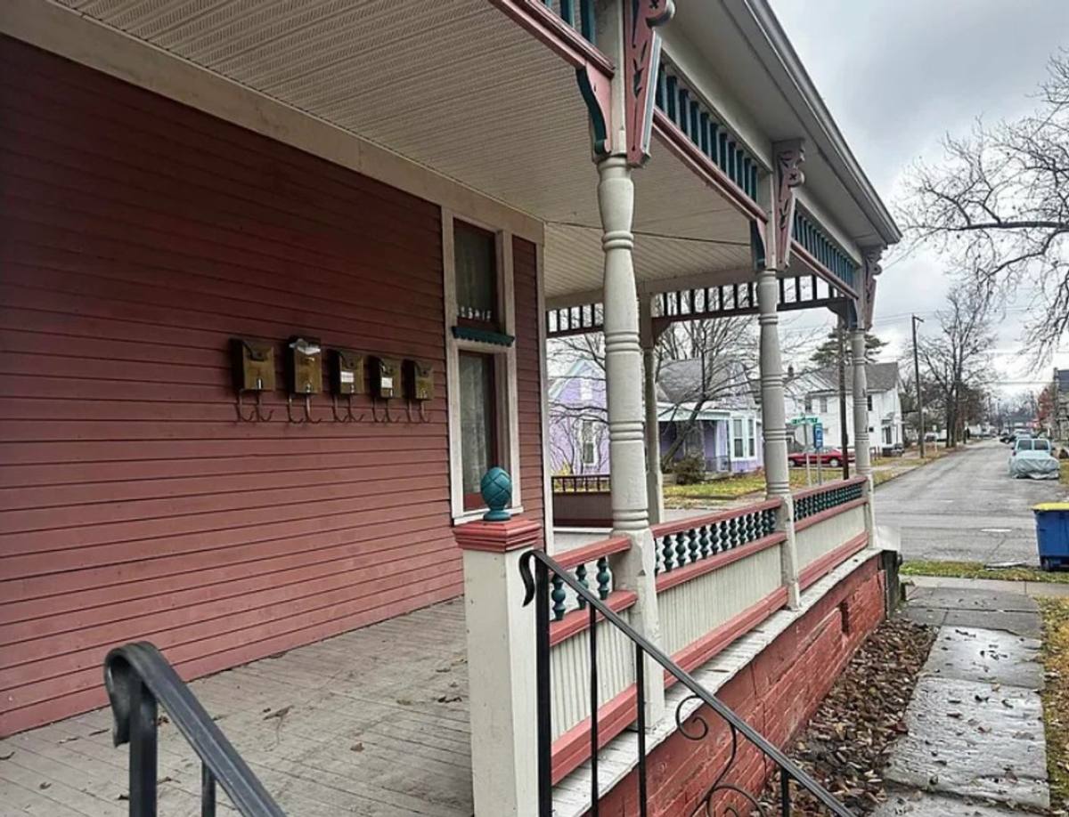Apartment for rent at 429 W Charles, Muncie, IN 47305