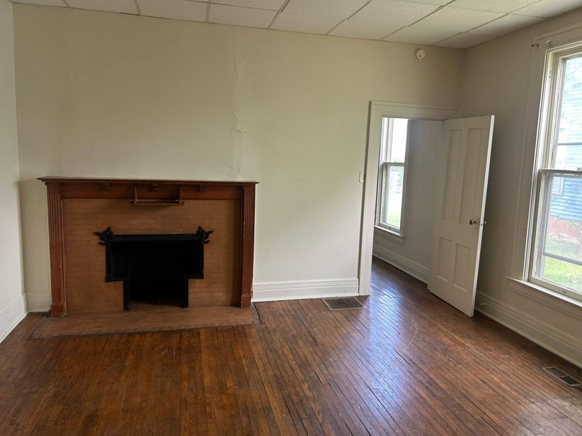 Apartment for rent at 429 W Charles, Muncie, IN 47305