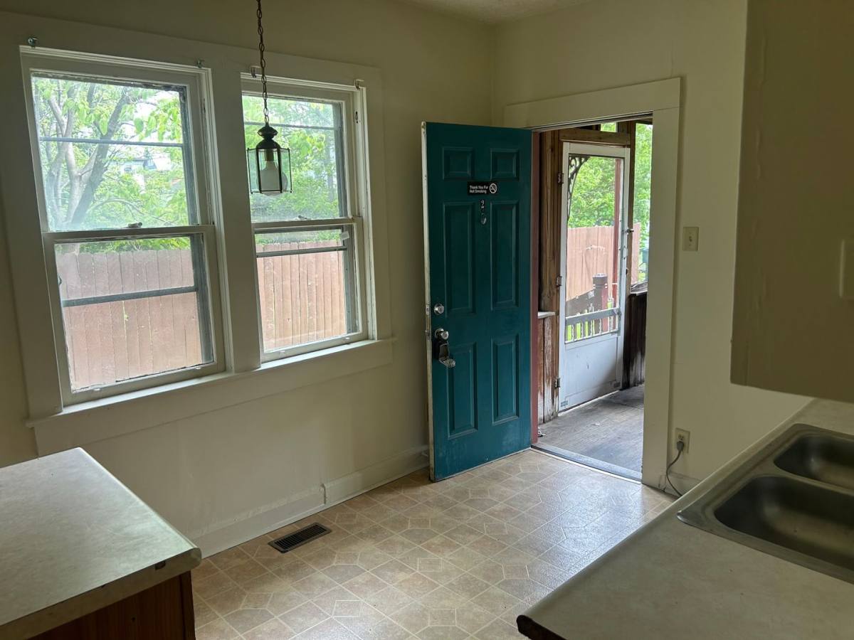 Apartment for rent at 429 W Charles, Muncie, IN 47305