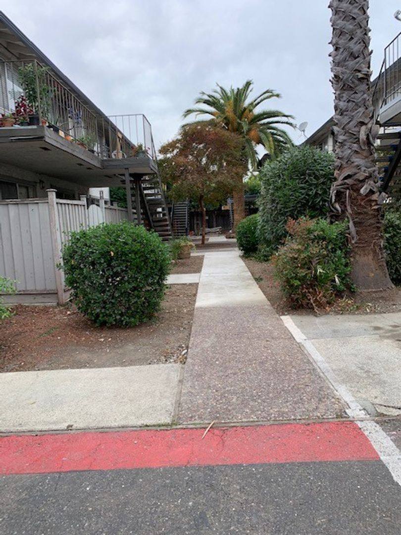 Apartment for rent at 1335 W Campbell Ave, Campbell, CA 95008