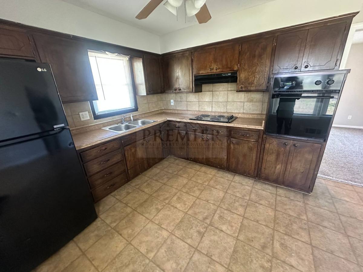 House for rent at 8300 E 104th Terrace, Kansas City, MO 64134