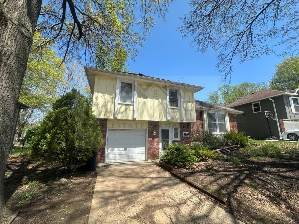 House for rent at 8300 E 104th Terrace, Kansas City, MO 64134