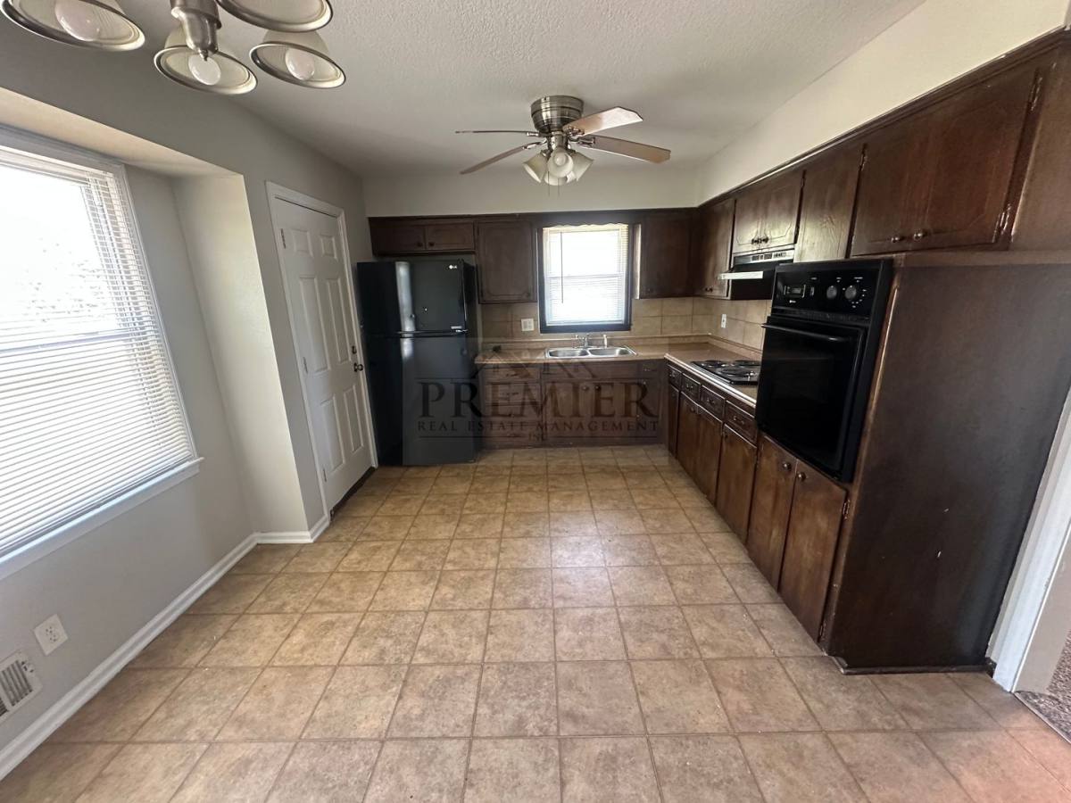 House for rent at 8300 E 104th Terrace, Kansas City, MO 64134