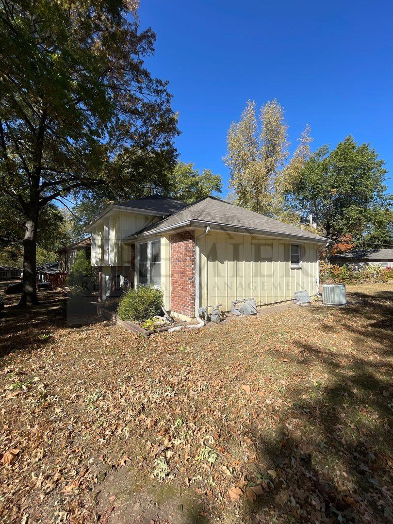 House for rent at 8300 E 104th Terrace, Kansas City, MO 64134