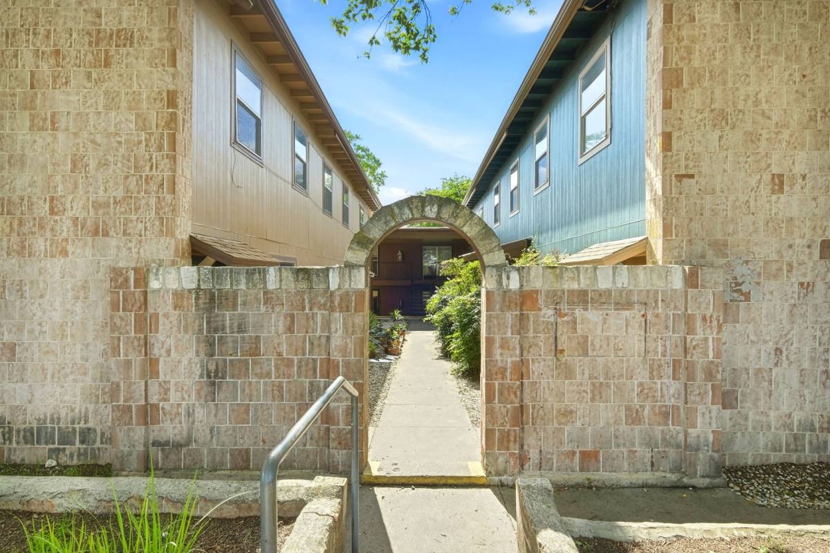 Apartment for rent at 2319 Greenfield Parkway, Austin, TX 78741