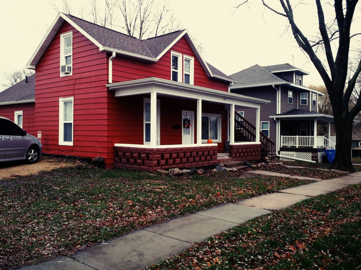 Apartment for rent at 712 1 2 Church St, Wisconsin Dells, WI 53965