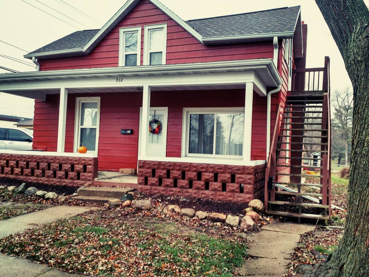 Apartment for rent at 712 1 2 Church St, Wisconsin Dells, WI 53965