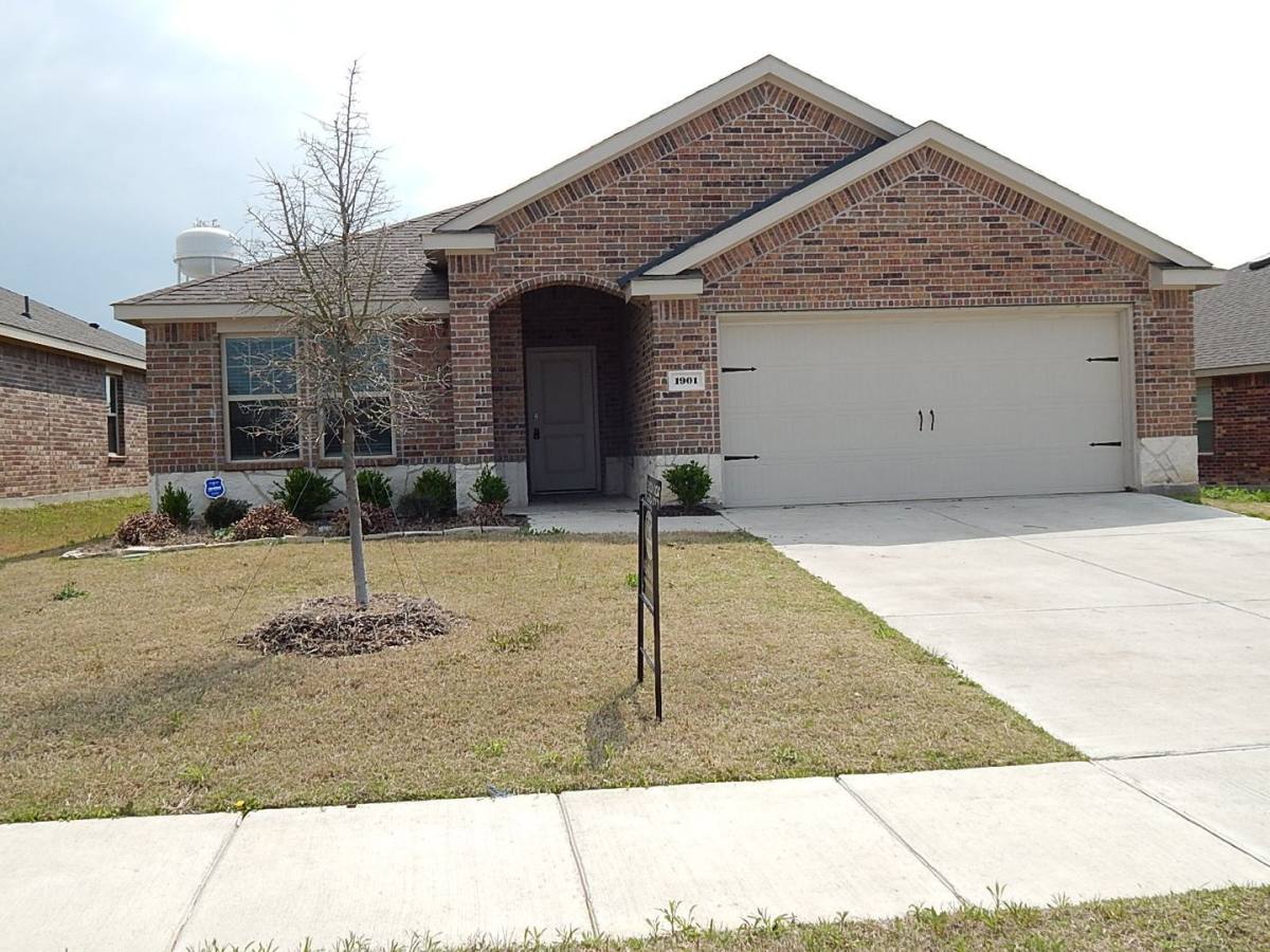 House for rent at 1901 Princeton Ave, Farmersville, TX 75442