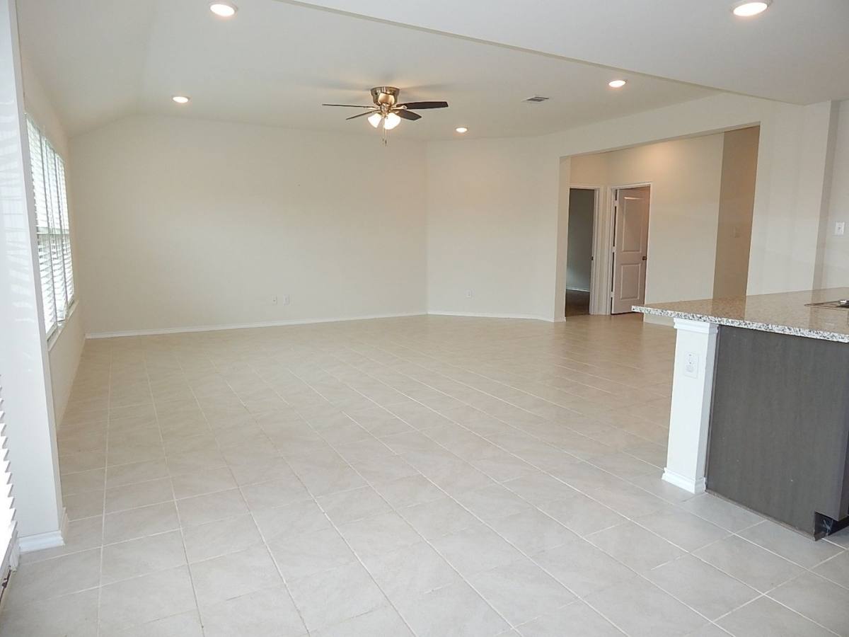 House for rent at 1901 Princeton Ave, Farmersville, TX 75442