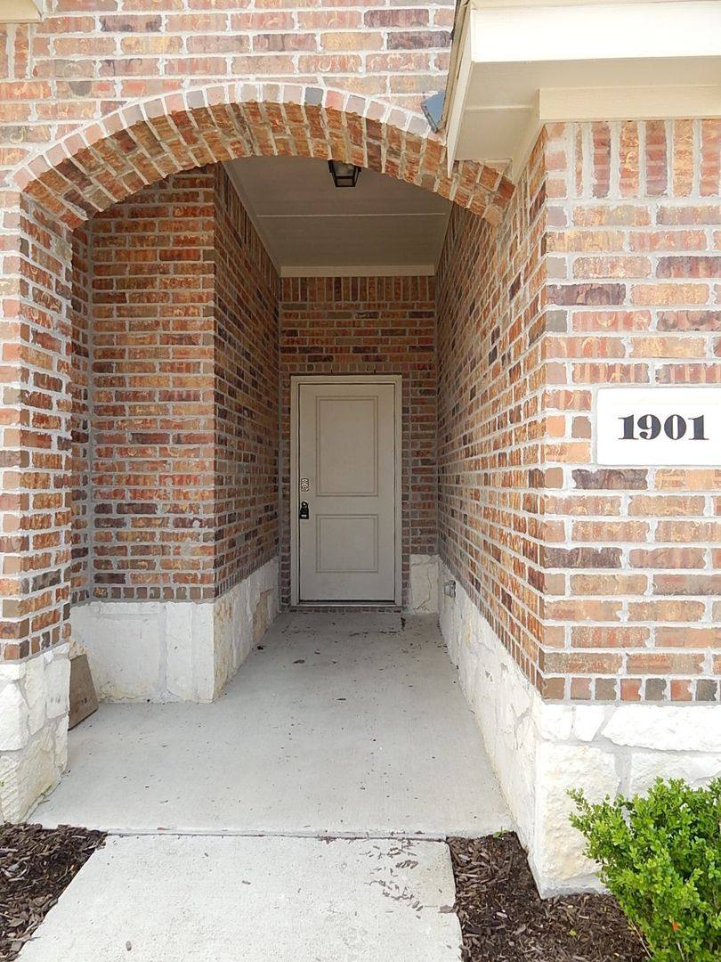 House for rent at 1901 Princeton Ave, Farmersville, TX 75442