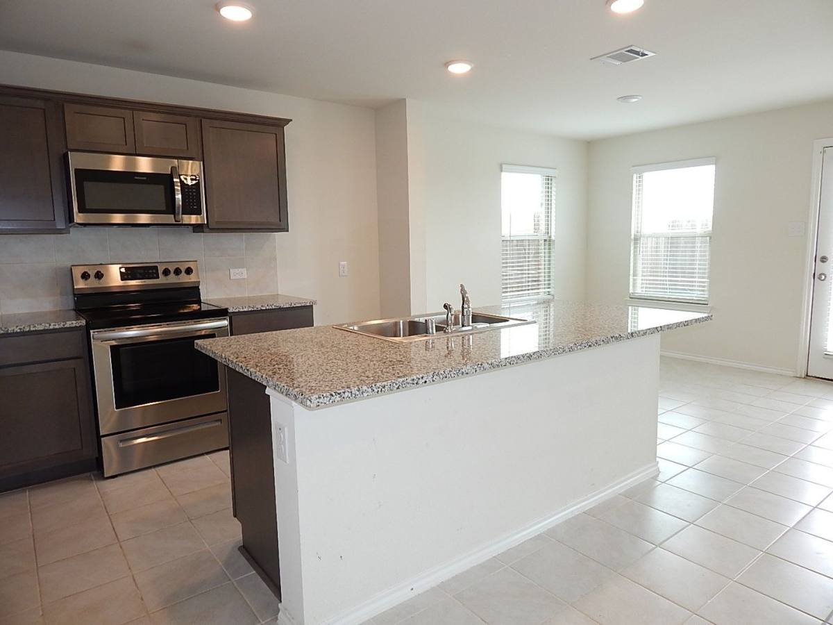 House for rent at 1901 Princeton Ave, Farmersville, TX 75442
