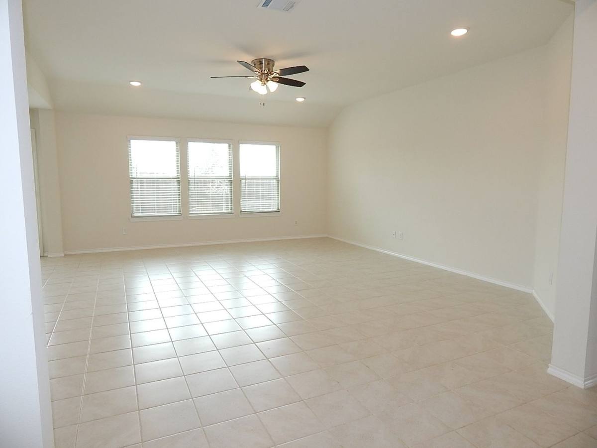 House for rent at 1901 Princeton Ave, Farmersville, TX 75442