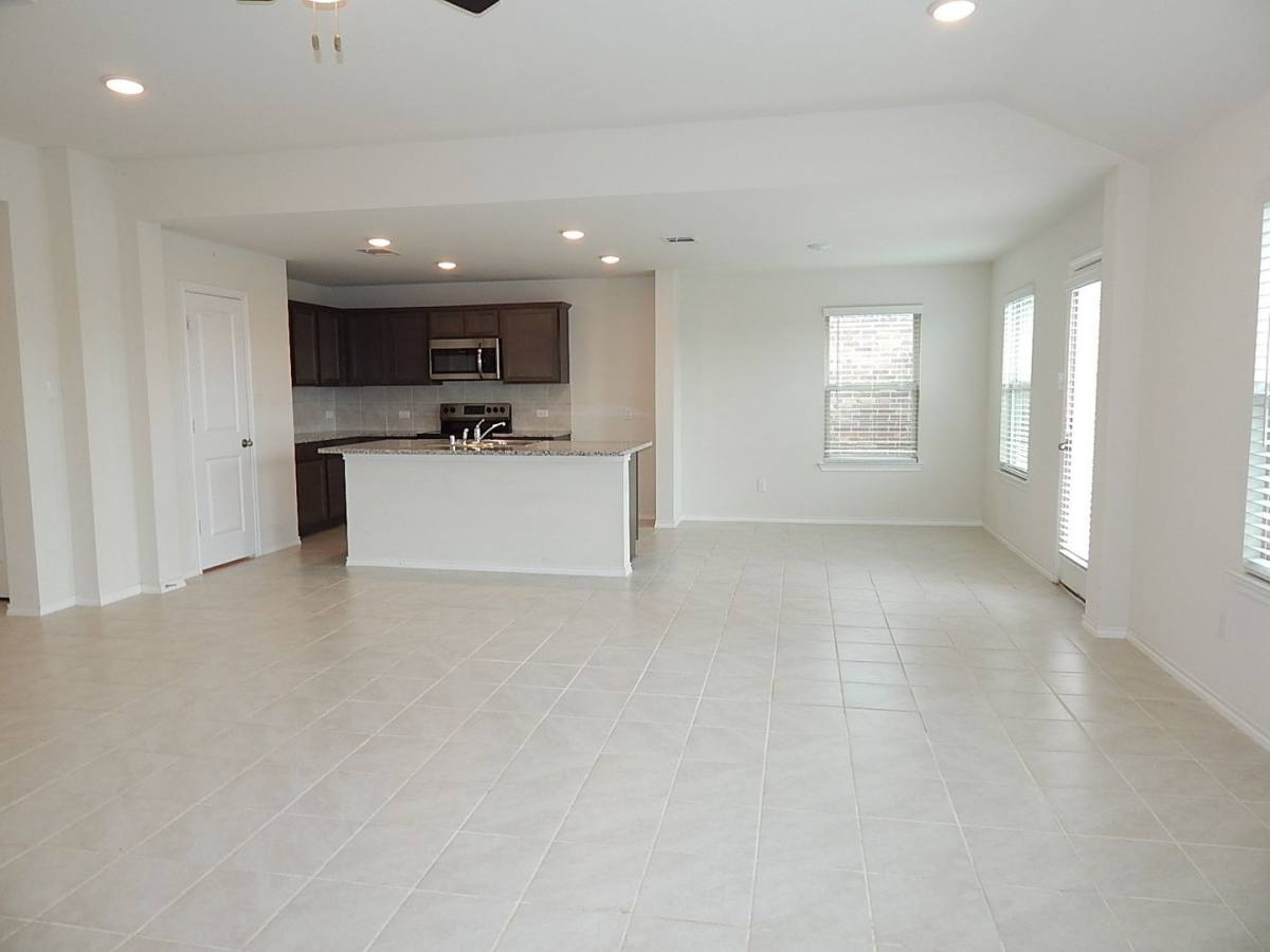 House for rent at 1901 Princeton Ave, Farmersville, TX 75442