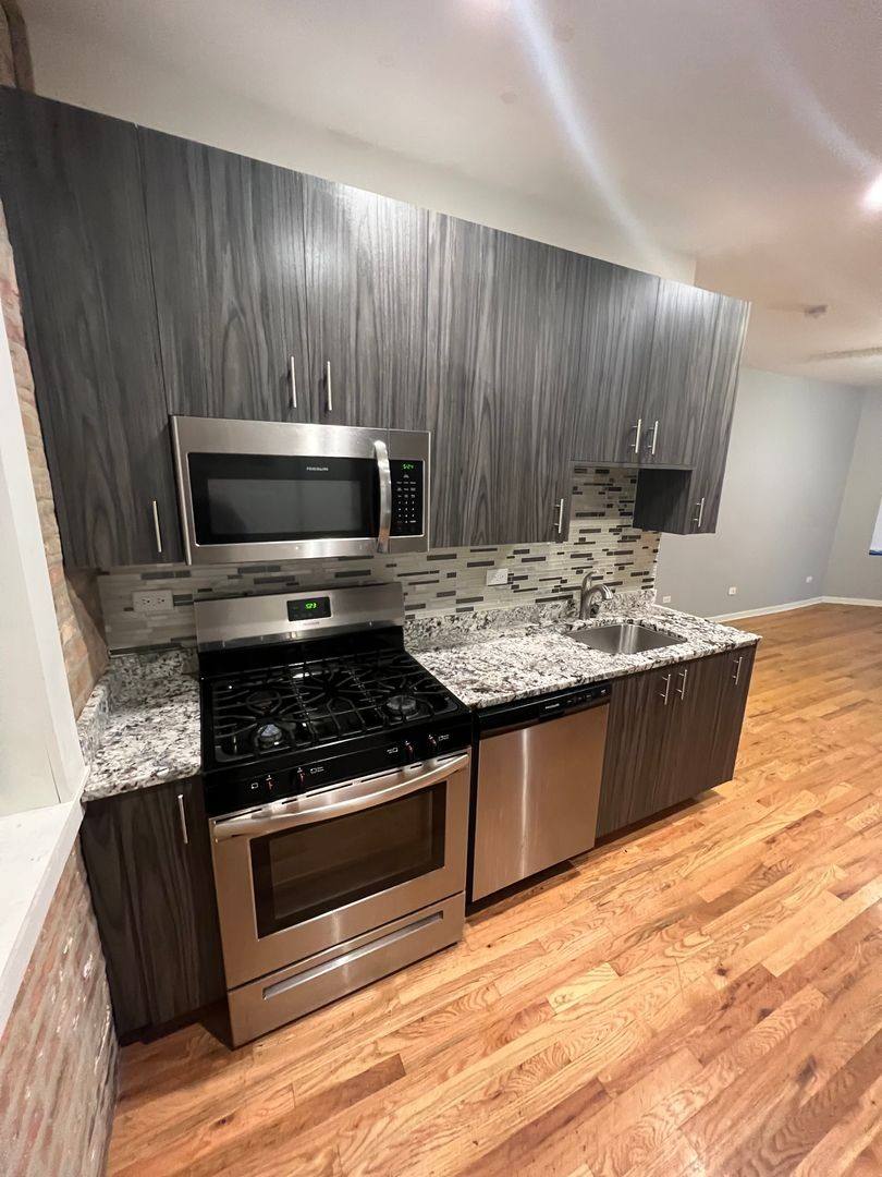 Apartment for rent at 5124 S Dorchester Ave #2W, Chicago, IL 60615