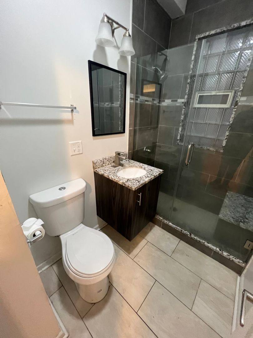 Apartment for rent at 5124 S Dorchester Ave #2W, Chicago, IL 60615