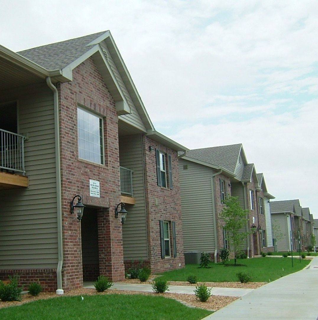 Apartment for rent at 250 N Hilton Ave, Springfield, MO 65802
