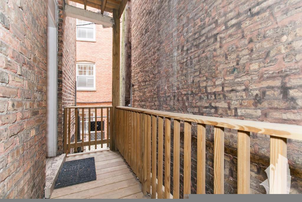 Apartment for rent at 630 W Roscoe St #2S, Chicago, IL 60657