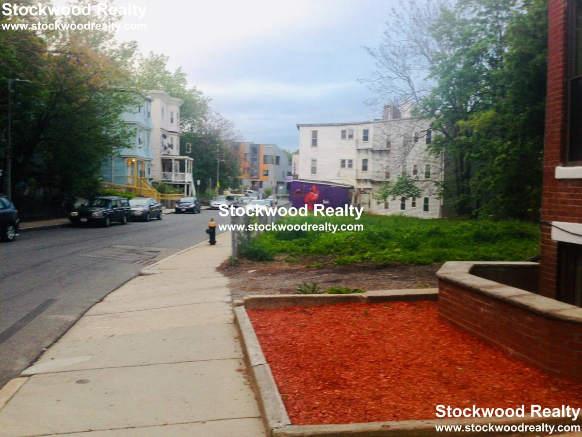 Apartment for rent at 96 Marcella St #B, Roxbury, MA 02119