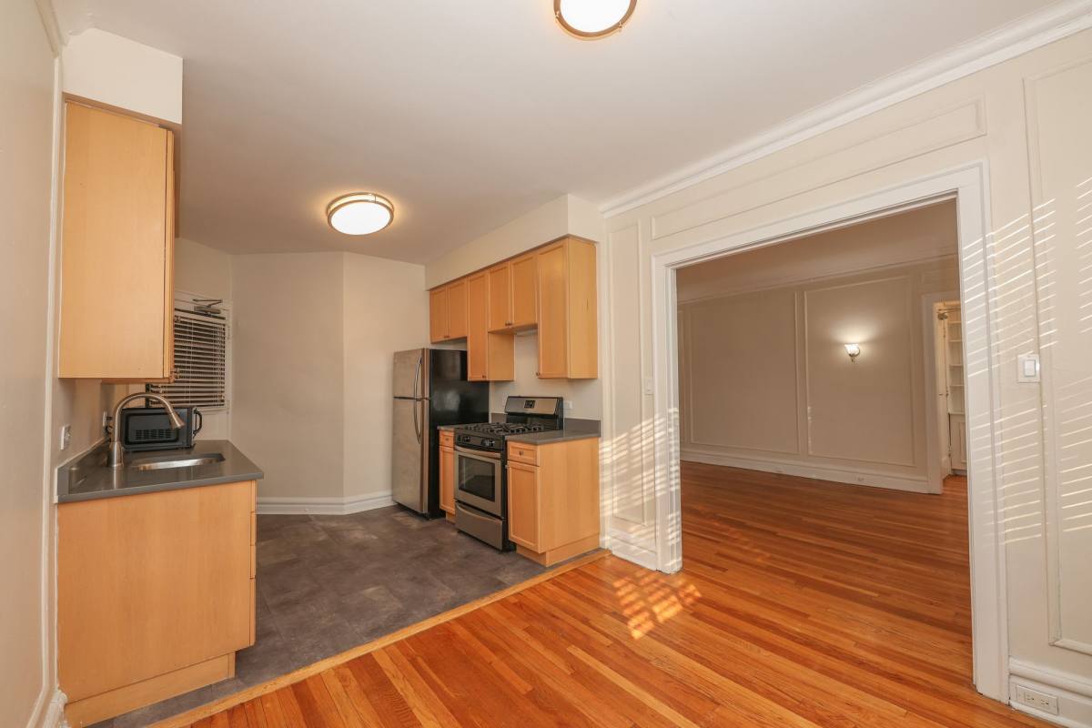 Apartment for rent at 1006 Hinman Ave #3, Evanston, IL 60202