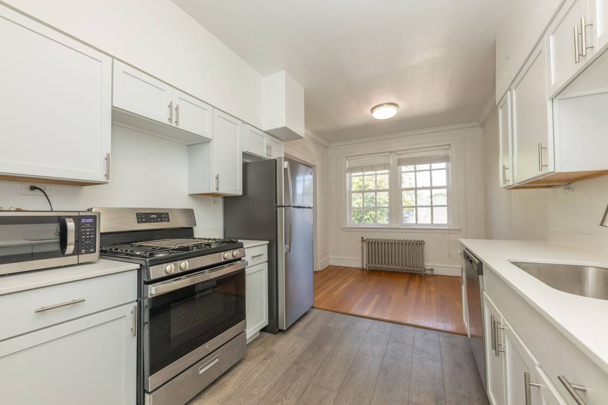Apartment for rent at 1006 Hinman Ave #3, Evanston, IL 60202