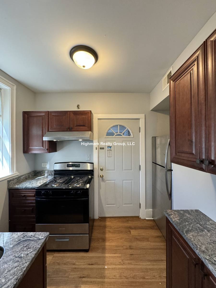 Apartment for rent at 4739 Washington St #2E, Skokie, IL 60076