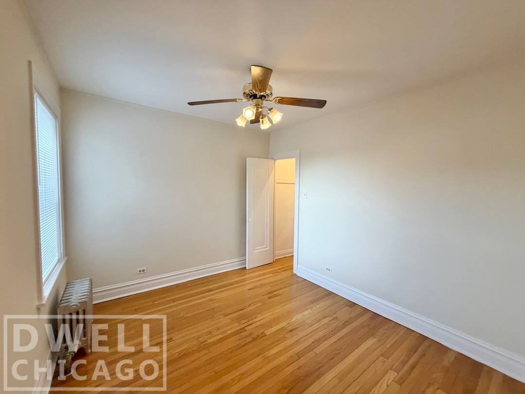 Apartment for rent at 1909 W Larchmont #1B, Chicago, IL 60613