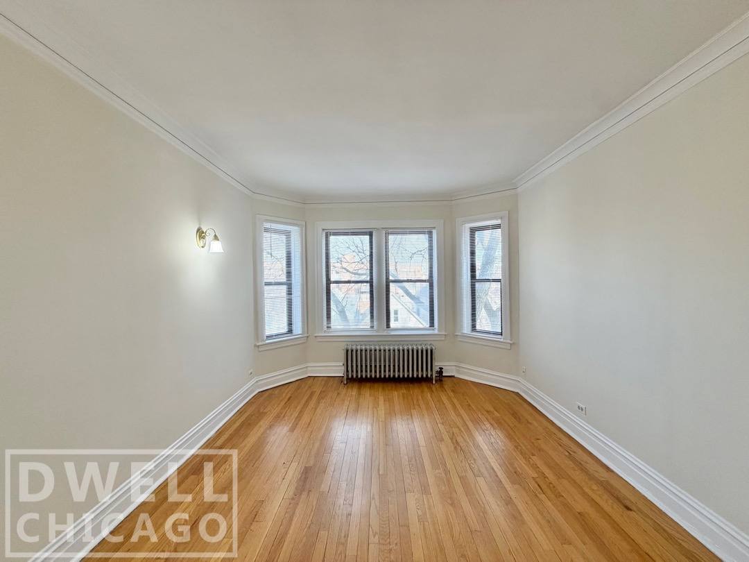 Apartment for rent at 1909 W Larchmont #1B, Chicago, IL 60613