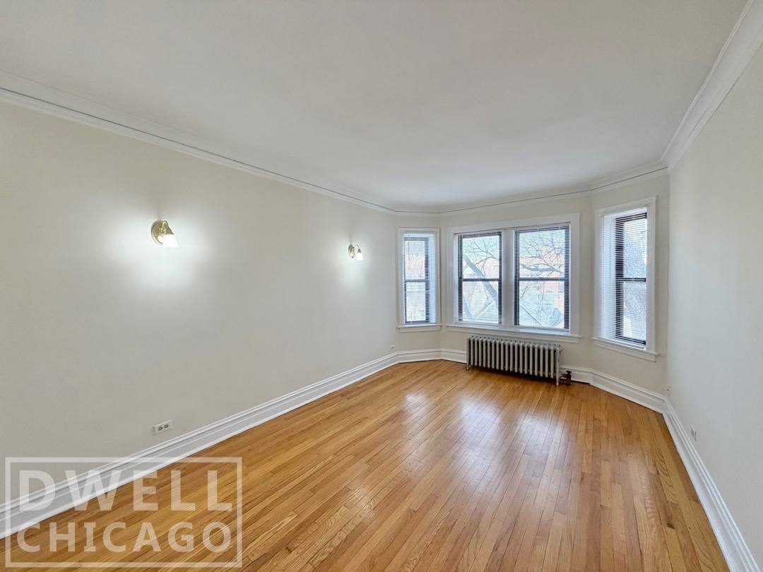 Apartment for rent at 1909 W Larchmont #1B, Chicago, IL 60613